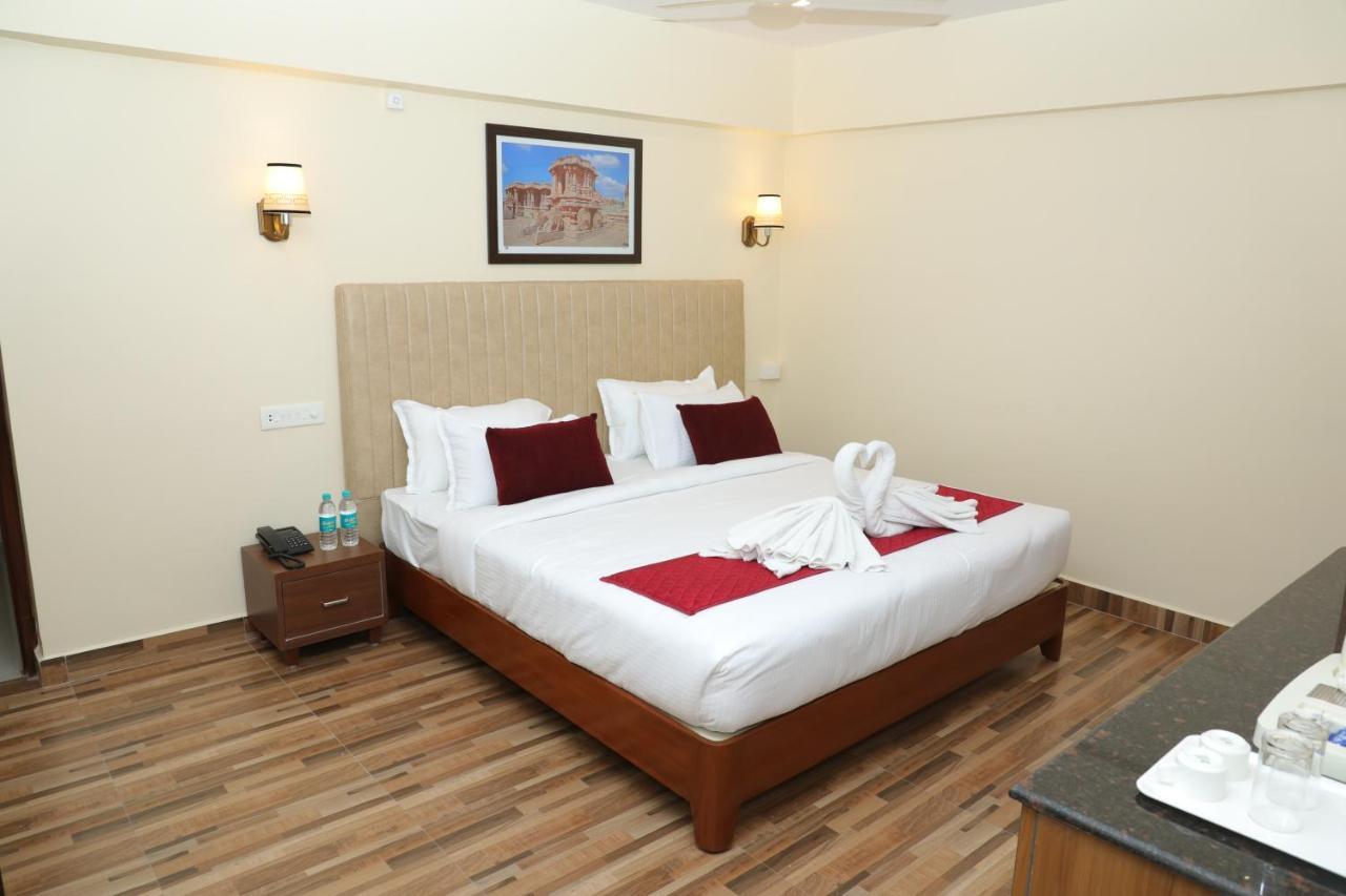Gadiraju Palace Convention Centre & Hotel Visakhapatnam Eksteriør bilde