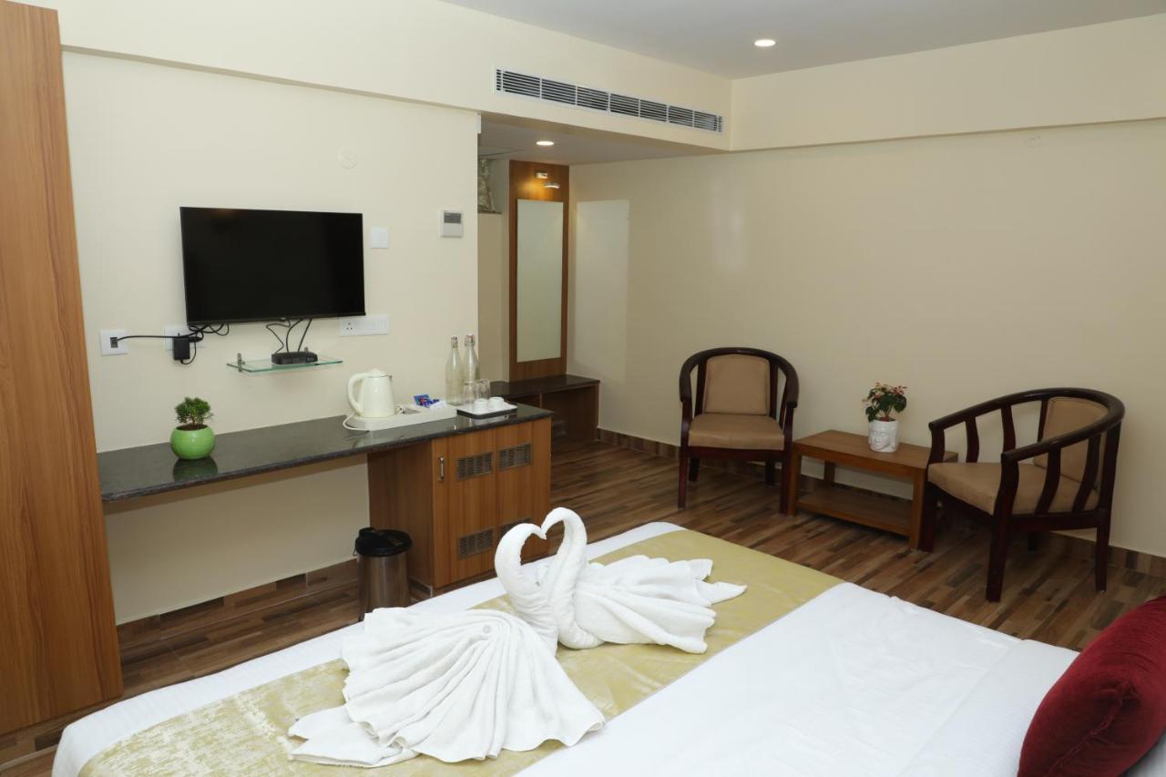 Gadiraju Palace Convention Centre & Hotel Visakhapatnam Eksteriør bilde