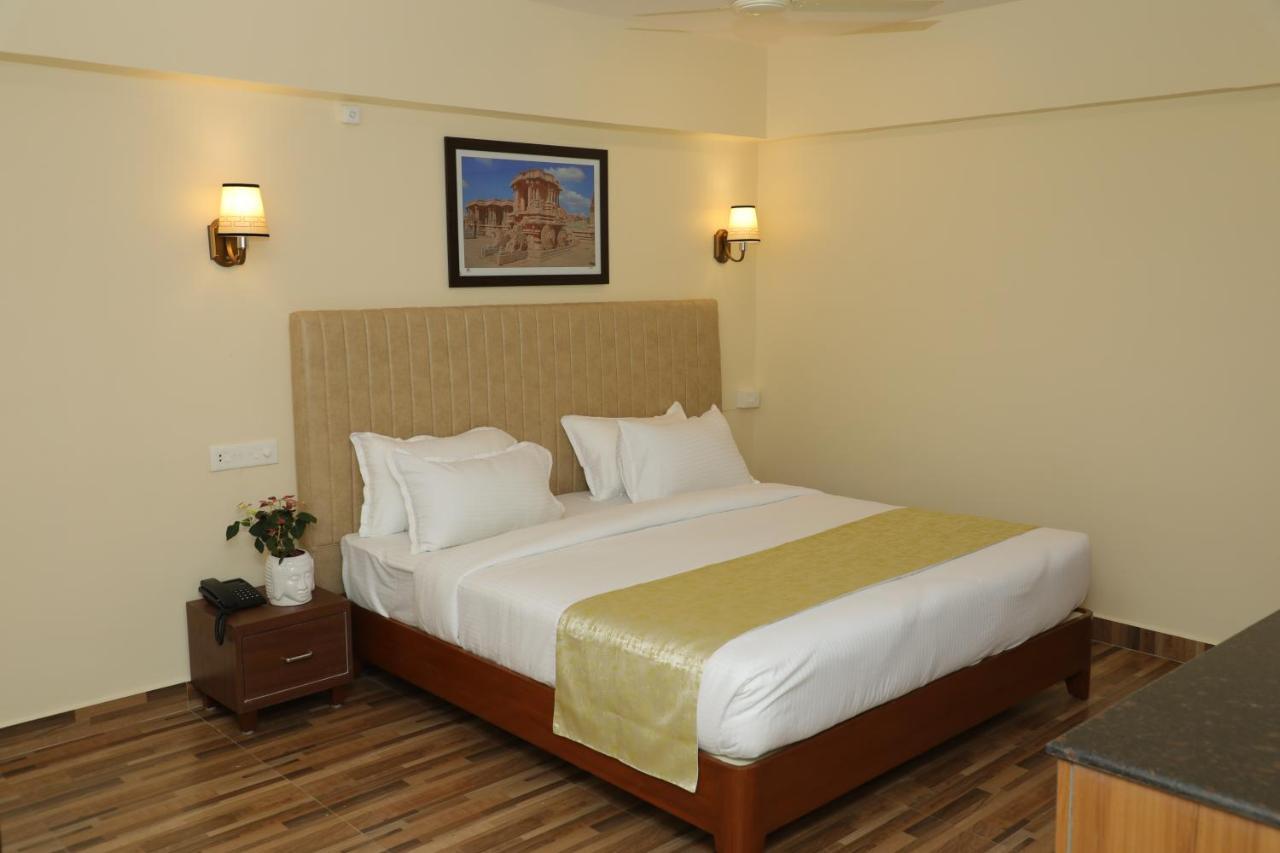 Gadiraju Palace Convention Centre & Hotel Visakhapatnam Eksteriør bilde