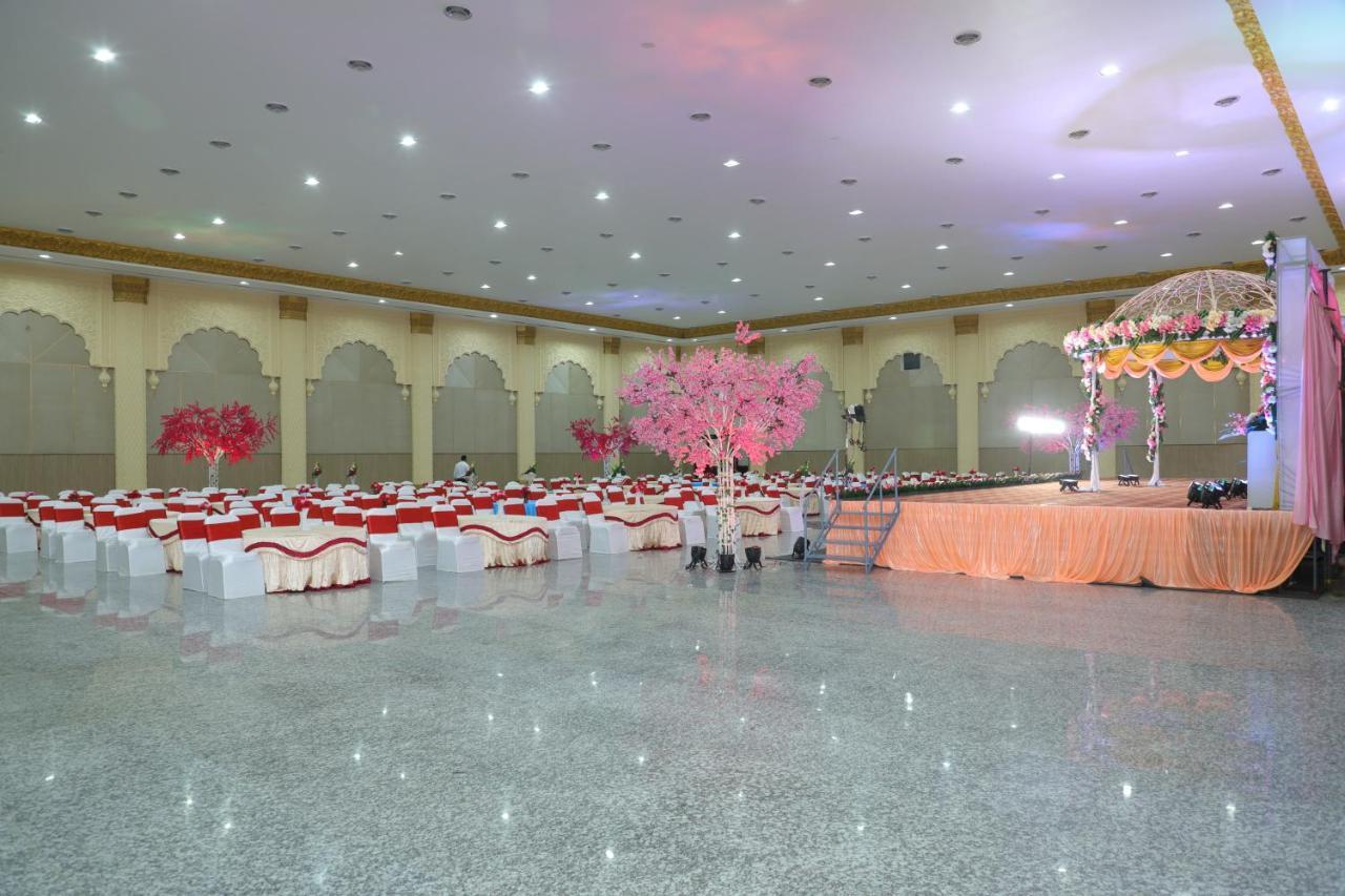 Gadiraju Palace Convention Centre & Hotel Visakhapatnam Eksteriør bilde