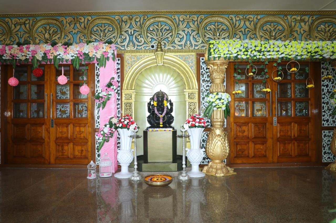 Gadiraju Palace Convention Centre & Hotel Visakhapatnam Eksteriør bilde