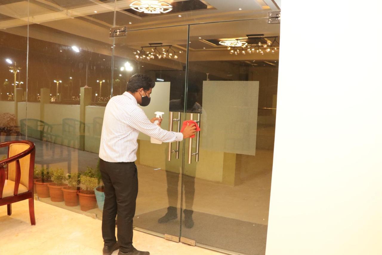 Gadiraju Palace Convention Centre & Hotel Visakhapatnam Eksteriør bilde