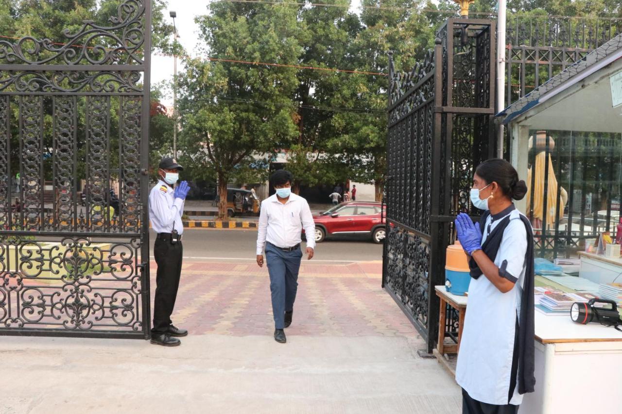 Gadiraju Palace Convention Centre & Hotel Visakhapatnam Eksteriør bilde