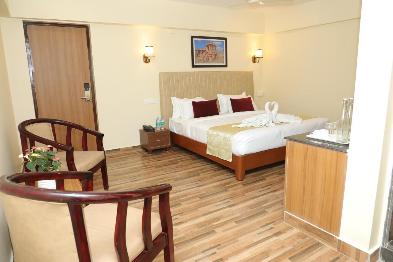 Gadiraju Palace Convention Centre & Hotel Visakhapatnam Eksteriør bilde